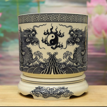 Bát hương trong thờ cúng: Vị trí, cách giữ gìn và tránh nghe lời thầy chưa am hiểu